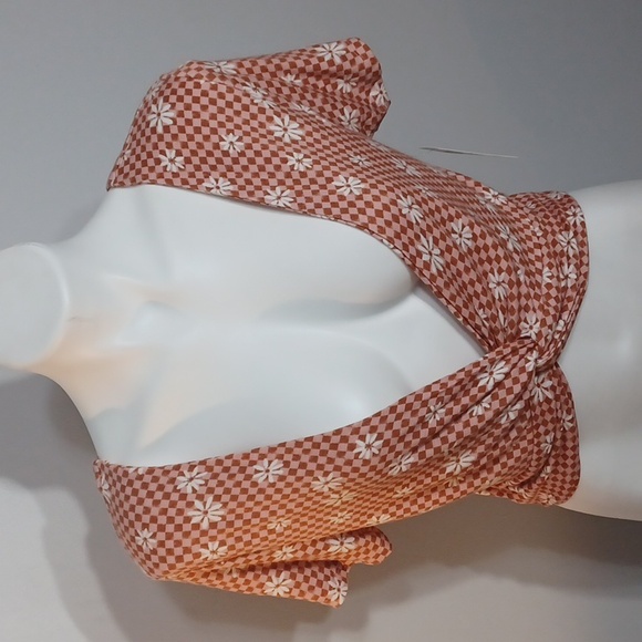 Plaid crop top. Short sleeve tee plunging v-neck, twist front. Balletcore. Large - Picture 1 of 12